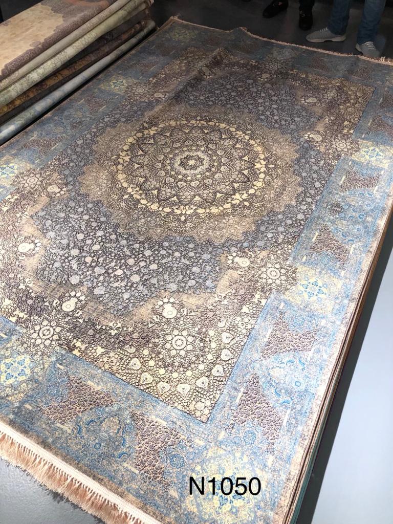 Кафяв и сив персийски килим Класически дизайн- Brown & Grey Persian Carpet Classic Design