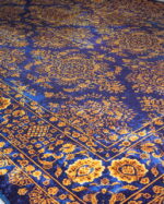 Килим с неокласически дизайн Син и златист персийски килим –