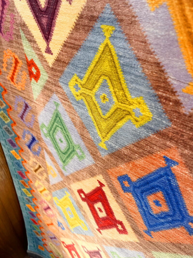 Племенен килим Многоцветен персийски килим